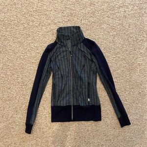 rare discontinued lululemon cross chill zip up jacket